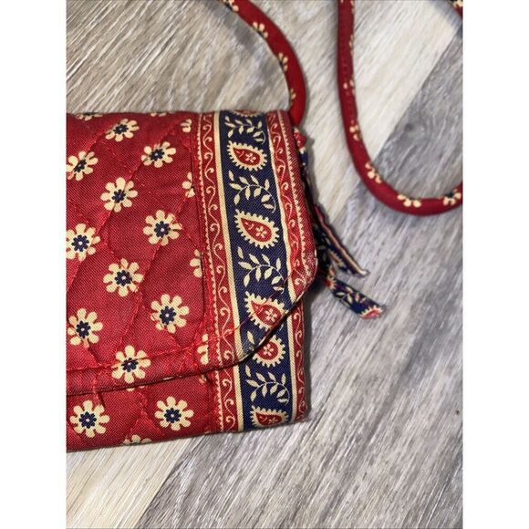 Vera Bradley "Americana Red" Floral/Paisley Wallet Trifold Clutch Crossbody - Picture 2 of 11